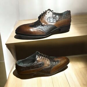 Lace up shoes